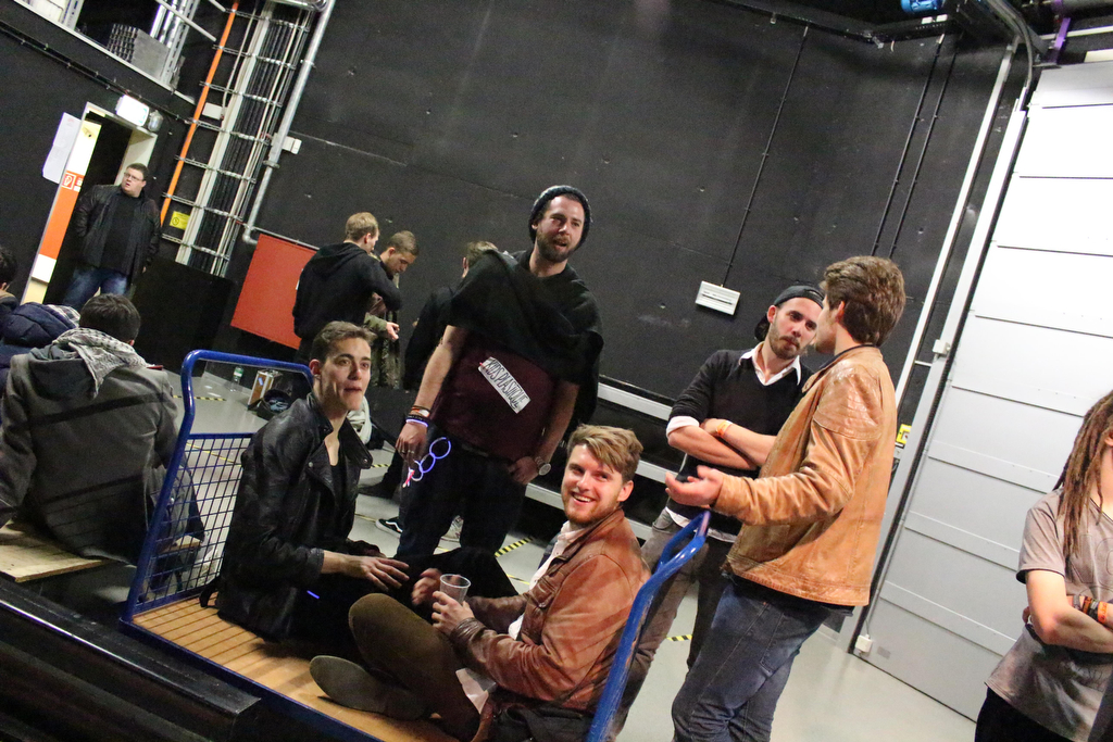 Kids Platique, backstage, waiting for results